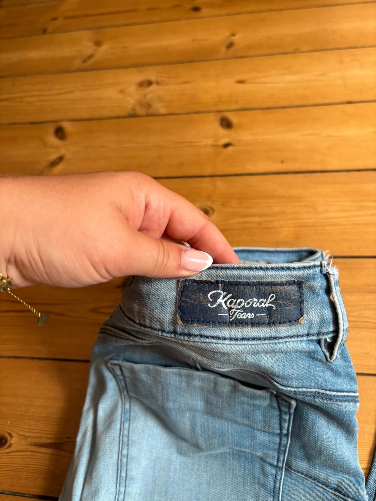 jean com rasgos kaporal tamanho 40 – photo 2